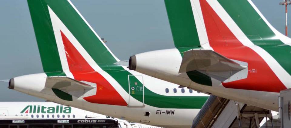 Aerei Alitalia fermi all’aeroporto di Fiumicino per uno sciopero del personale viaggiante