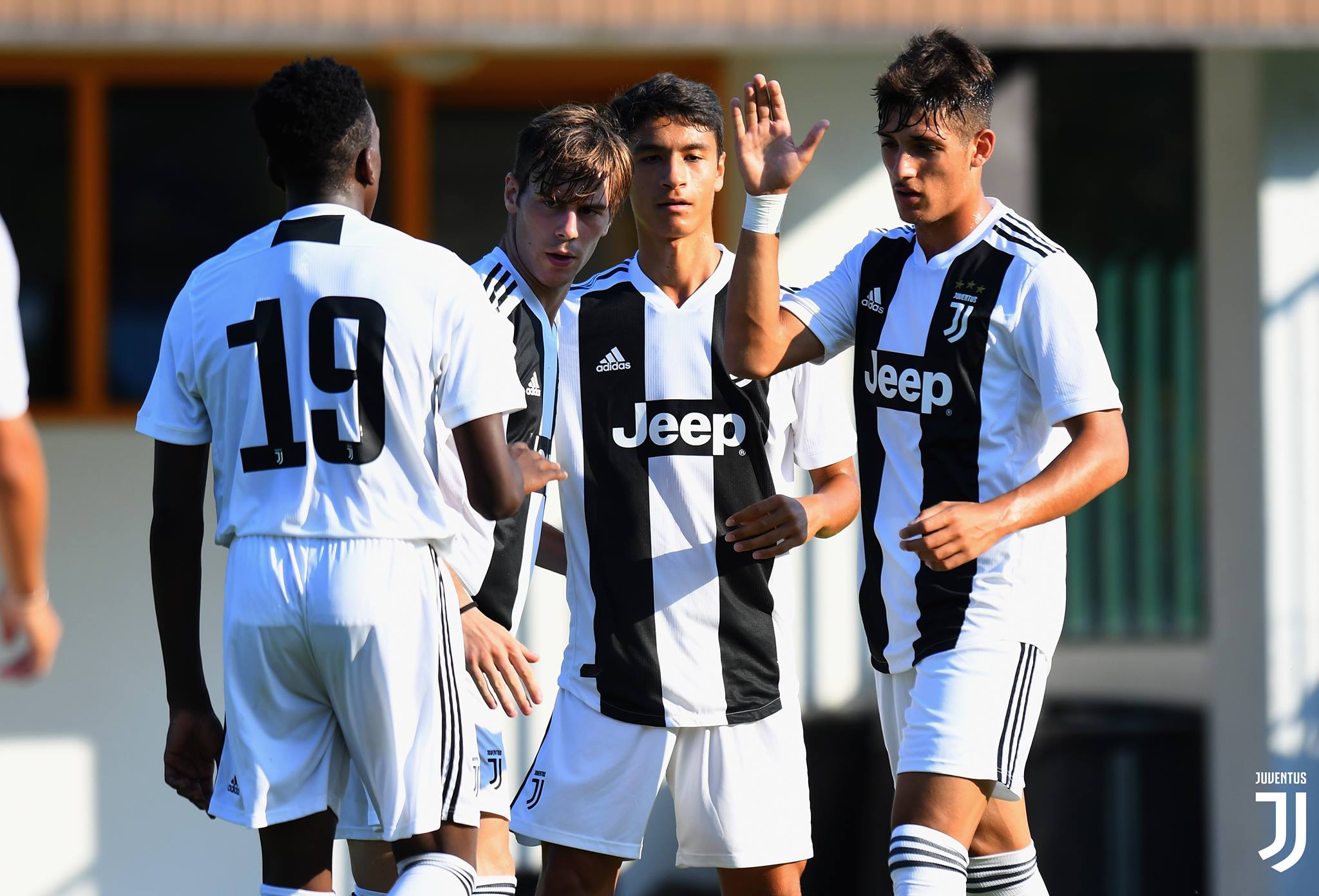 Volante contro auto: coinvolti 3 calciatori della Juventus primavera