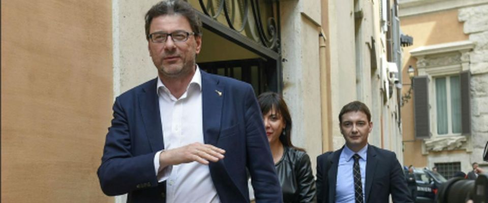 Nella Lega cresce il partito della “crisi”, Salvini alle strette: Giorgetti pronto a dimettersi