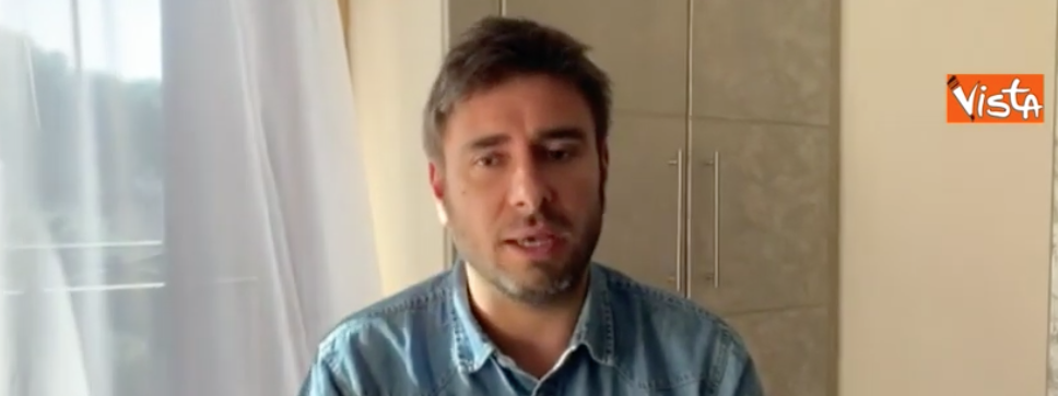 Di Battista confessa su Fb: «Mio padre ha un lavoratore in nero. Sono incazzato a morte» (video)