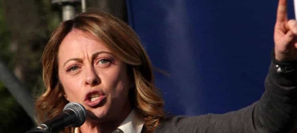 Giorgia Meloni: “Ora basta, dobbiamo liberare Salvini dall’abbraccio mortale con il M5S…”