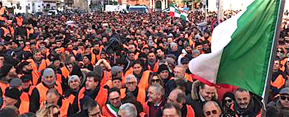 Olivicoltura pugliese, ora i “gilet arancioni” sono pronti a marciare su Roma