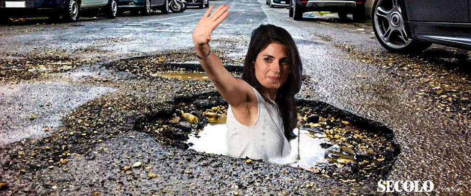 «Roma ogni giorno più sporca»: la mazzata alla Raggi ora arriva da “El Mundo”