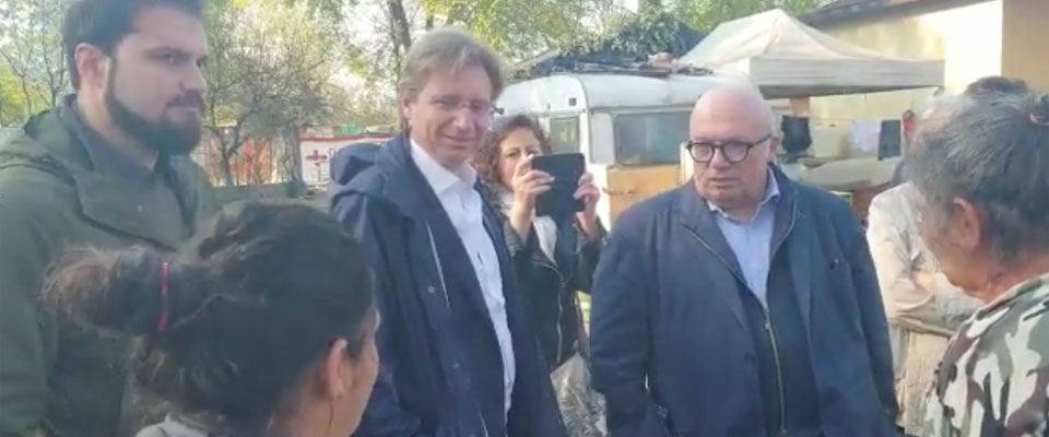 Al campo Rom: “Bravo Salvini. Prenderò 1800 euro al mese di reddito di cittadinanza” (Video)