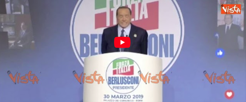 Berlusconi cambia il simbolo e va all’attacco: «I sovranisti vanno educati» (video)