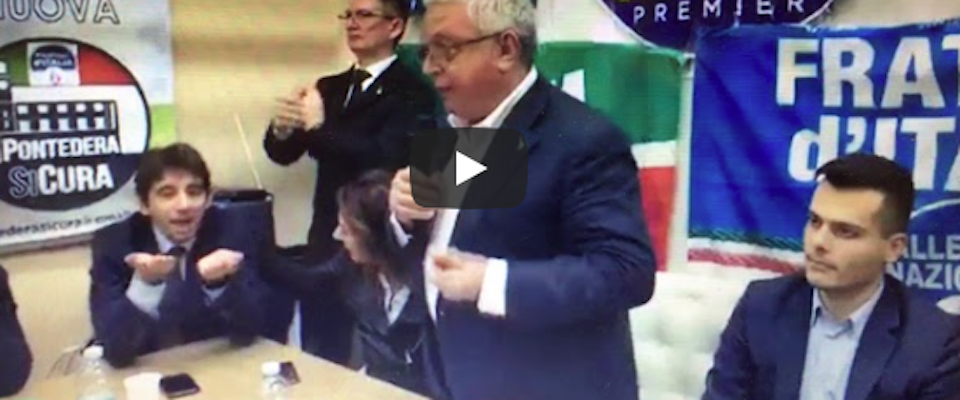 «Ho una famiglia normale, niente gay». E a Pontedera il candidato di destra viene “processato” (video)