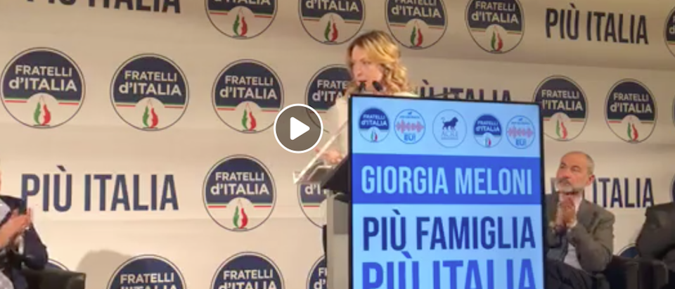 Meloni: “Per la famiglia proponiamo iniziative concrete. In Italia e in Europa” (video)