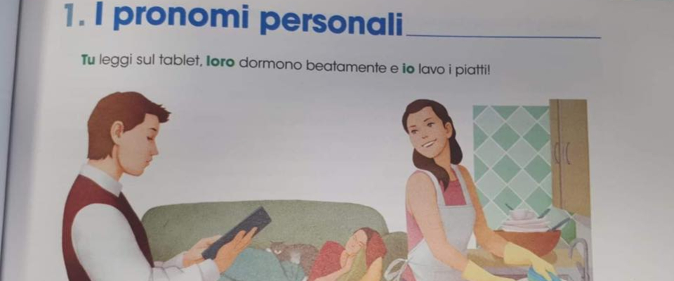 “Mamma lava i piatti”, bufera sul libro di grammatica. La replica della Mondadori