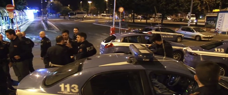 “Scorreva tanto sangue”: paura alla Stazione Tiburtina, straniero prende a bottigliate un residente (Video)