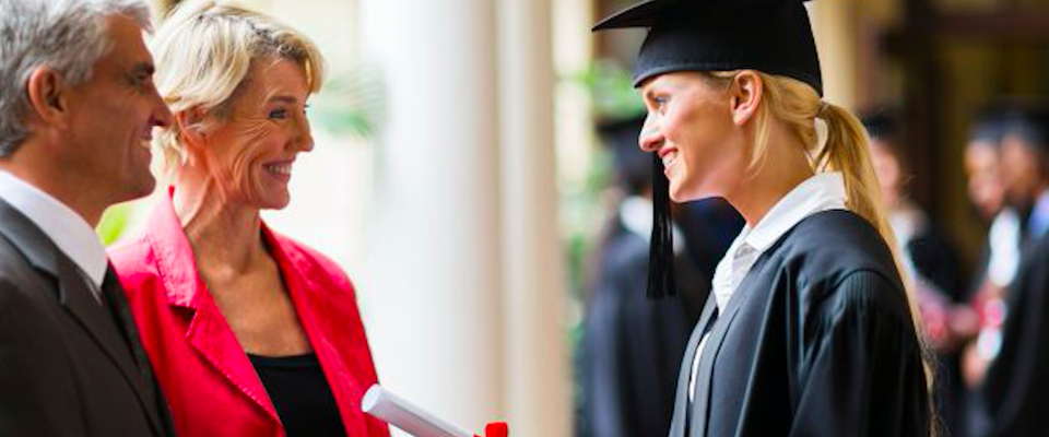 “Uno vale uno” anche nei concorsi: il M5s vuole abolire il voto di laurea