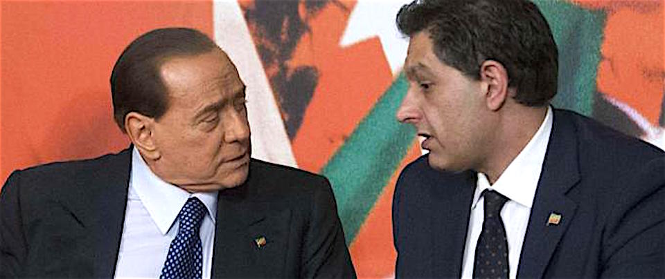 Scintille azzurre. Toti a Berlusconi: “Non è di me che ti devi preoccupare ma del fuoco amico…”