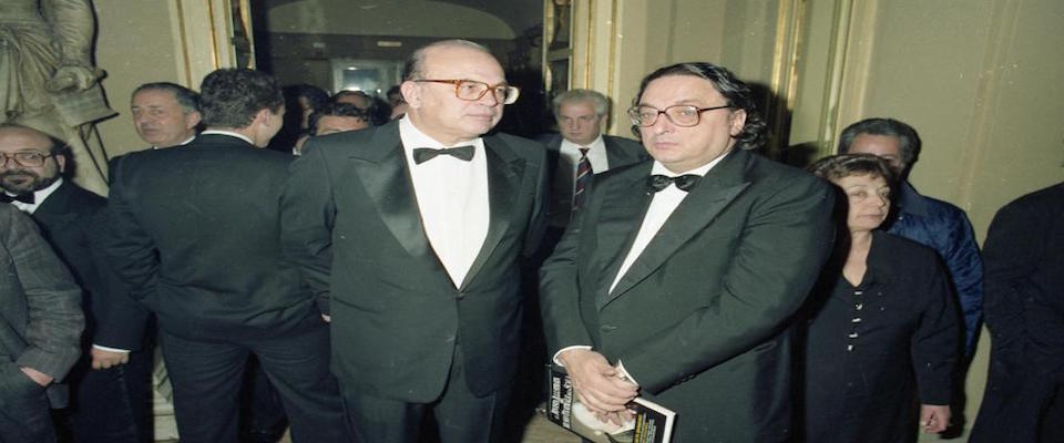 Bettino Craxi e Gianni De Michelis al Teatro La Scala di Milano, Italia, 7 dicembre 1990. ANSA/OLDPIX