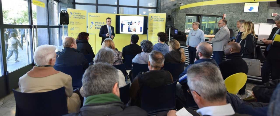 Poste Italiane, prende il via il progetto di educazione finanziaria negli uffici