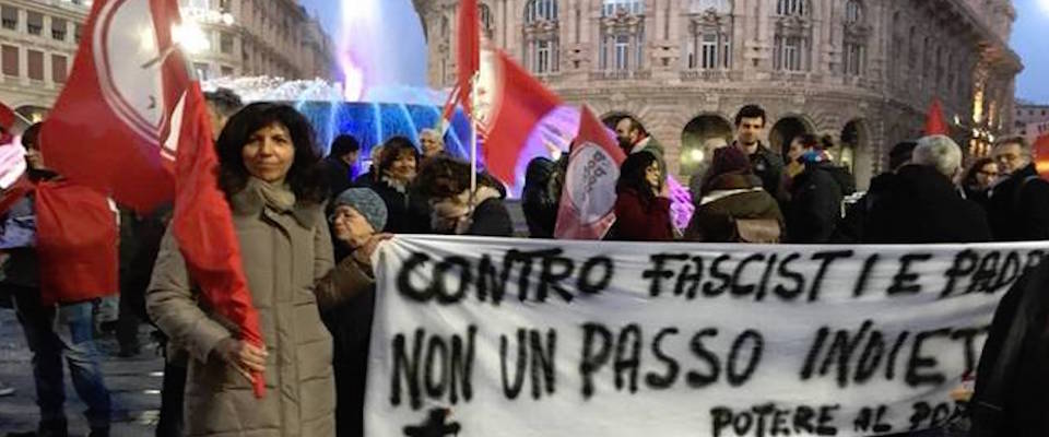 Post delirante dei compagni di Potere al Popolo: chiamano alla guerra antifascista