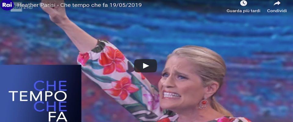 Heather Parisi a pugno alzato a “Che tempo che fa”: il siparietto manda Fazio in brodo di giuggiole (Video)