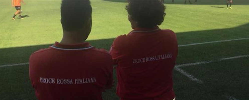 Calcio e solidarietà: a Viterbo, artisti e vip in campo per la Croce rossa