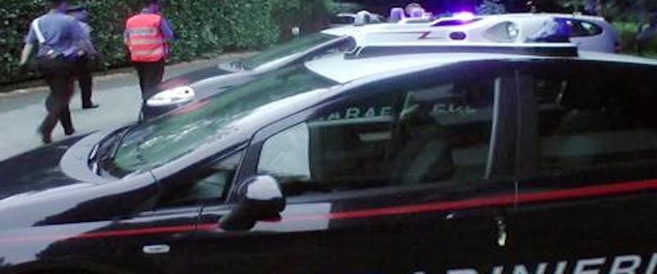 Roma, due rom cercano di scassinare un appartamento. Una è pluripregiudicata