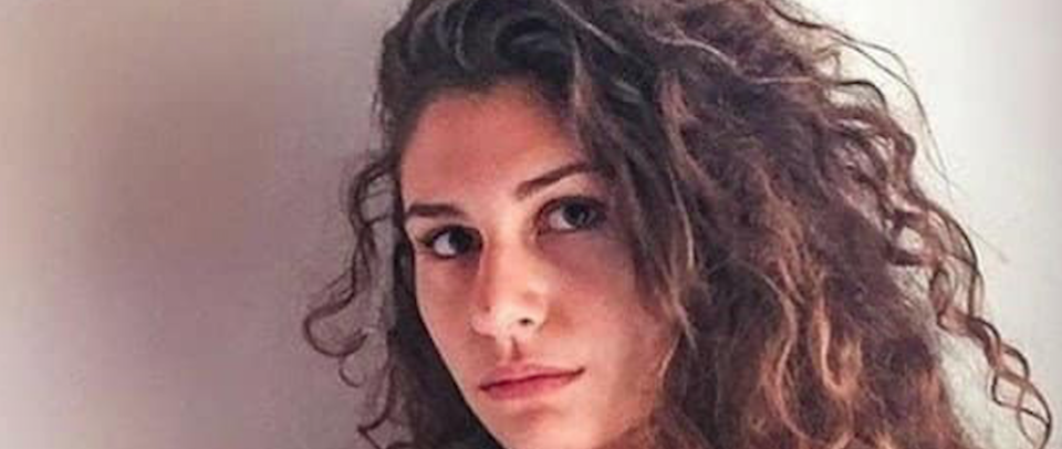 “Deborah ha ucciso il padre per salvare lei e la mamma”. Monterotondo difende la ragazza