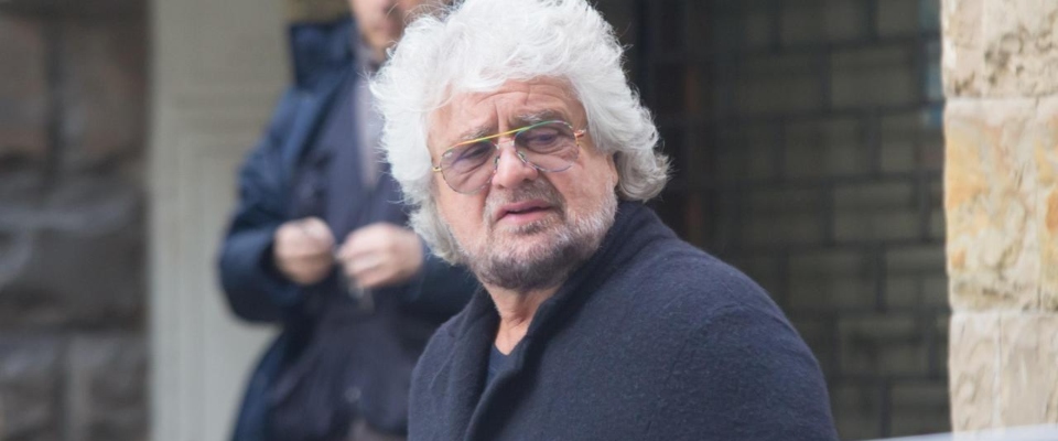 Beppe Grillo non ammette la sconfitta: «Pensavo peggio». Poi ci ripensa e cancella