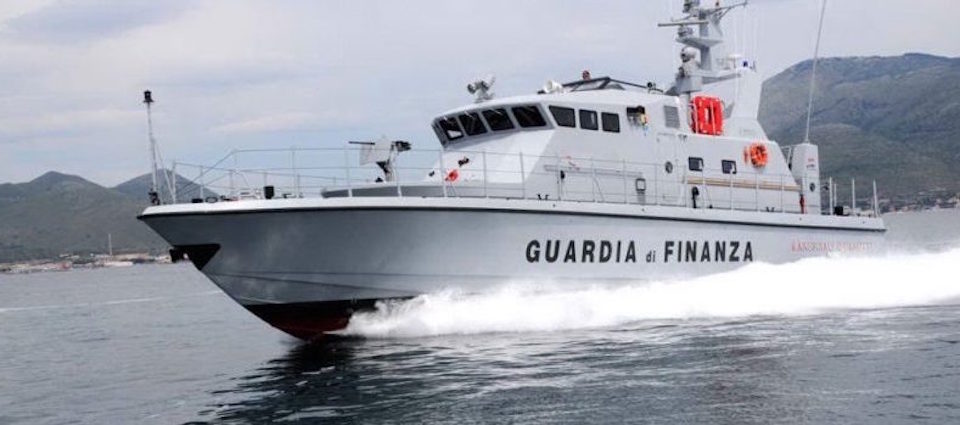 La Sea Watch perquisita dalla GdF. Alla capitana notificato ordine di comparizione