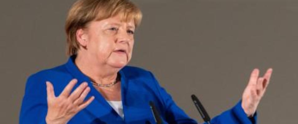 Acthung sovranisti! E la Merkel ordinò al Pd: «Il governo va fatto ad ogni costo»