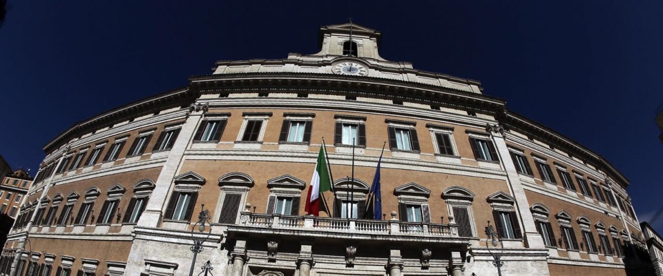 Governo, la corsa alle poltrone al rush finale. E qui casca l’asino: ci sono i renziani