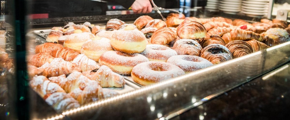 Taormina, in pasticceria dolci “mafiosi al pistacchio” e “Cosa nostra alle mandorle”