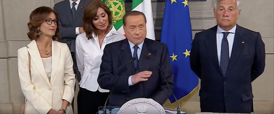 Berlusconi chiede il voto subito e avverte: «Il centrodestra non può essere sovranista»