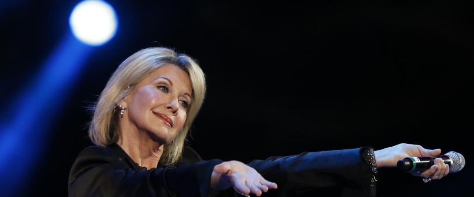 Olivia Newton-John, ultima battaglia contro il cancro: «Non so quanto vivrò»