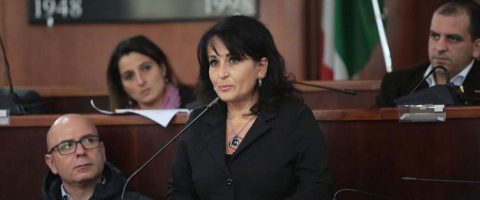 M5S, Rosa Capuozzo: «Avete rinnegato tutto, se fate il governo col Pd siete morti»