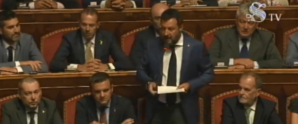 Senatori “democratici” come i centri sociali: non si parla e non si vota