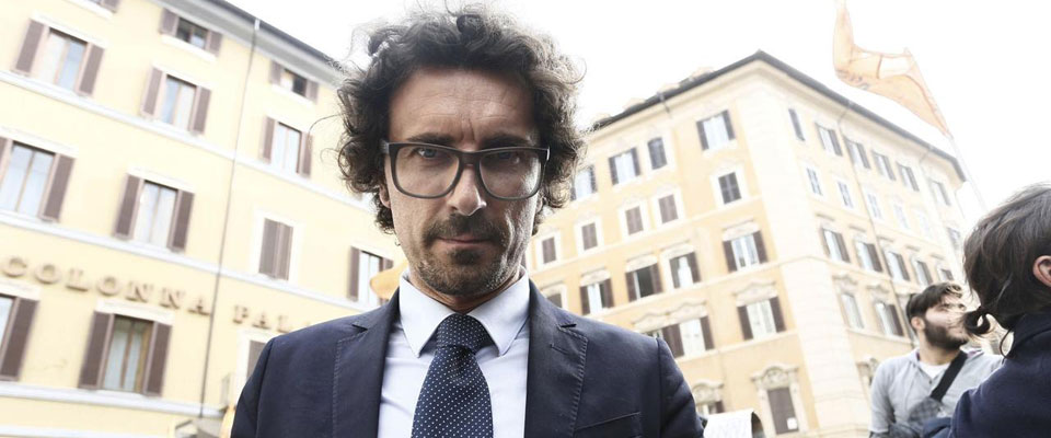 Toninelli: «Senza l’accordo col Pd l’Italia finisce nella mani di Berlusconi»