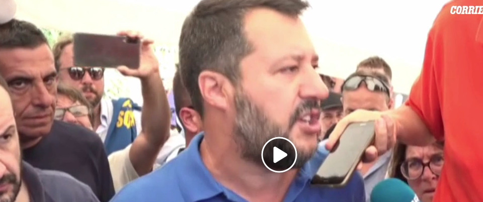 Salvini ai suoi: «Sfiduciamo Conte prima di Ferragosto. Le vacanze possono attendere» (video)