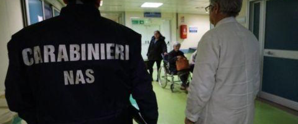 Salerno: donna muore in ospedale, i figli la ritrovano coperta dalle formiche