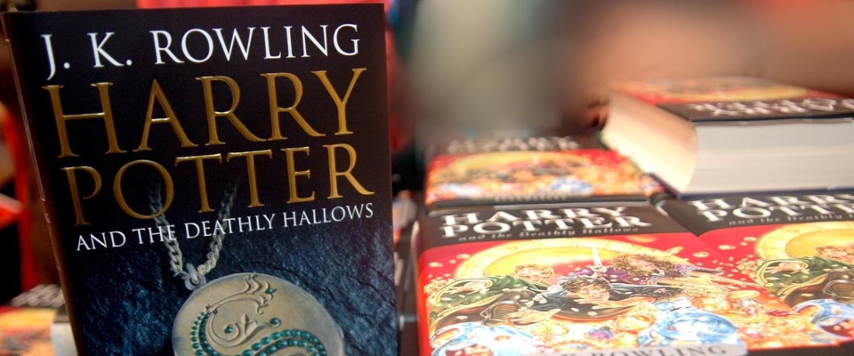 I libri di Harry Potter vietati in una scuola cattolica: «Evocano gli spiriti maligni»