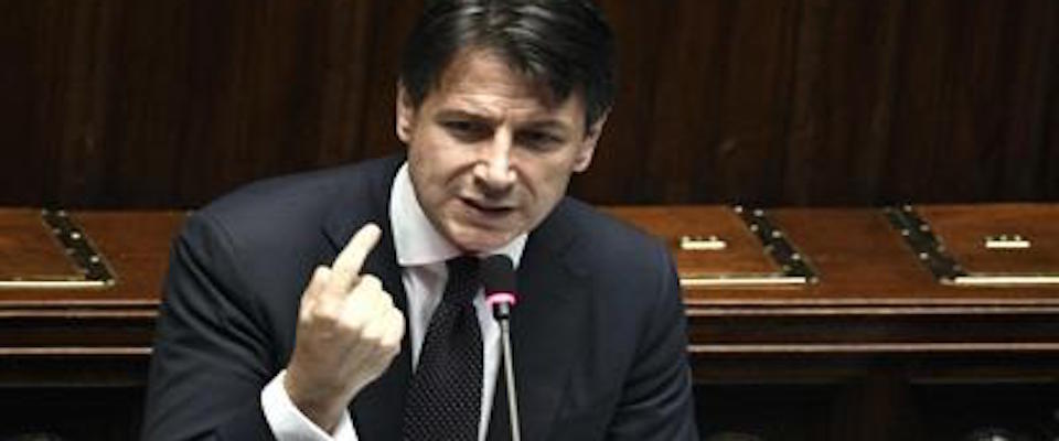 Conte bis alla prova della fiducia sull’inciucio: “la farsa” comincia oggi