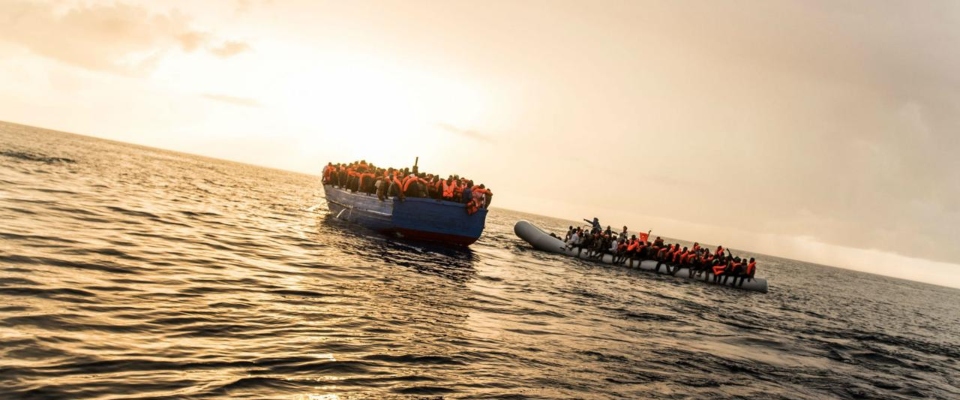 Lampedusa presa d’assalto, sbarchi nella notte. E il governo buonista non muove un dito