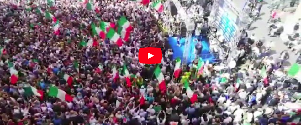 «Ridateci l’Italia, voto subito»: a gridarlo 30.000 in piazza. Ecco i video della manifestazione