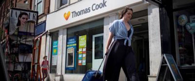 Thomas Cook in liquidazione, dramma per 22mila lavoratori. 500mila turisti non sanno come tornare in patria