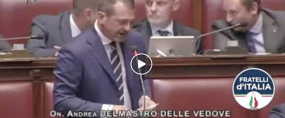 Islam, Delmastro a Fiano: «Stai a cuccia, sottomesso. La nostra civiltà va difesa» (video)