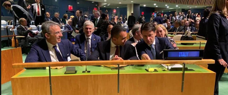 Di Maio all’Onu è la barzelletta dei Social: “Giggino, non sei in gita” (video)