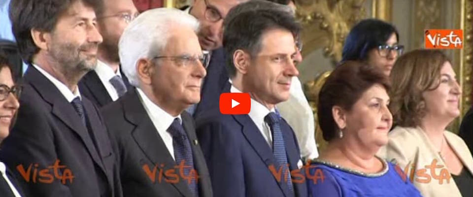 La scolaresca giura a Palazzo Chigi. Come andare al governo senza vincere le elezioni (video)