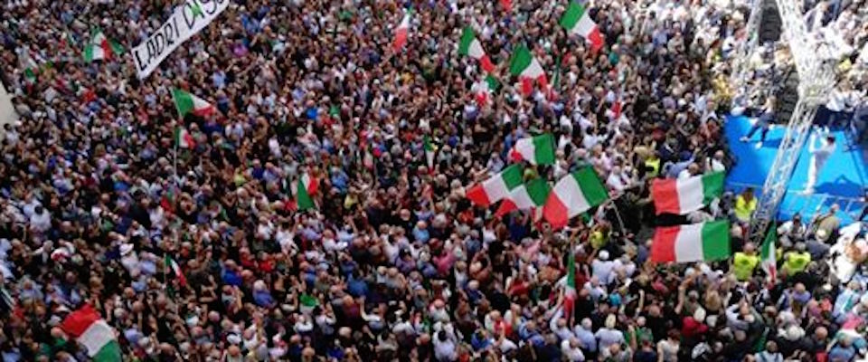 Quella piazza “impressionante” che spiazza tutti. Bentornata, Italia