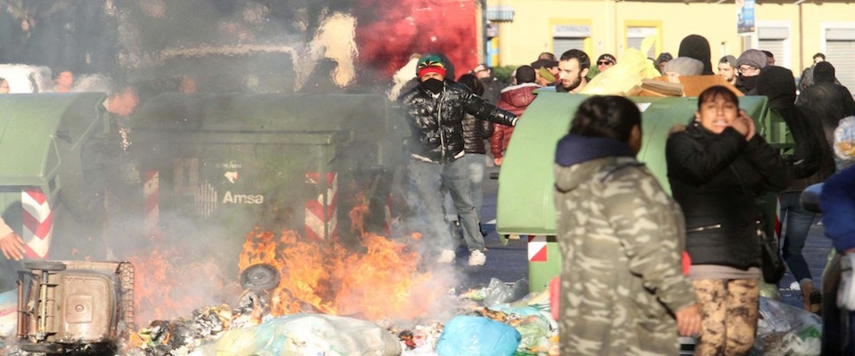 Torino, sequestrato il manuale dell’anarchico: le istruzioni per seminare violenza