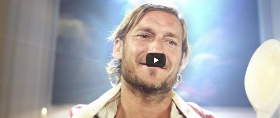 Totti fa il santo patrono nella nuova serie tv: il trailer è virale (video)