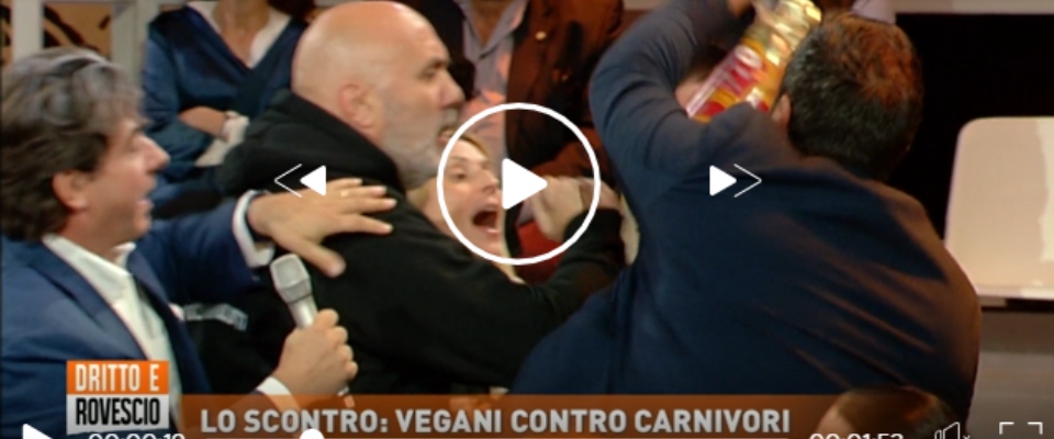 “Dritto e Rovescio”, tra vegani e carnivori scoppia la rissa (video)