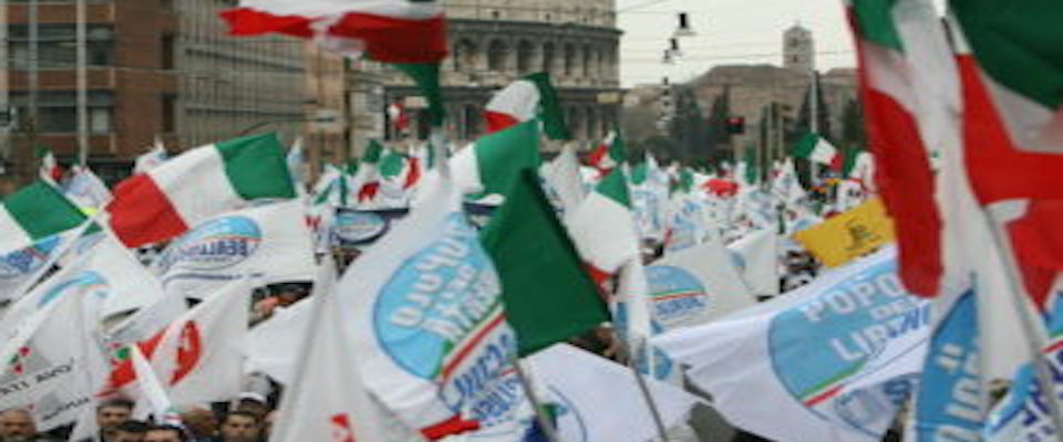 20100320 – ROMA – POL – PDL IN PIAZZA: BERLUSCONI A TUTTO CAMPO, MANIFESTARE PER DEMOCRAZIA E RIFORME. Partecipanti al corteo prima della manifestazione del Pdl in piazza San Giovanni, questo pomeriggio 20 marzo 2010 a Roma.
ANSA/MASSIMO PERCOSSI/DRN