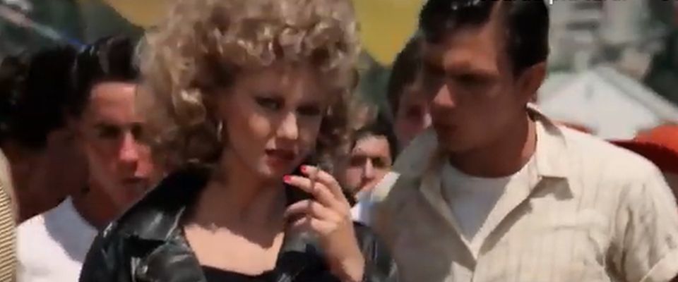 Grease, il giubbotto e i pantaloni di Olivia Newton-John venduti all’asta per 400mila dollari