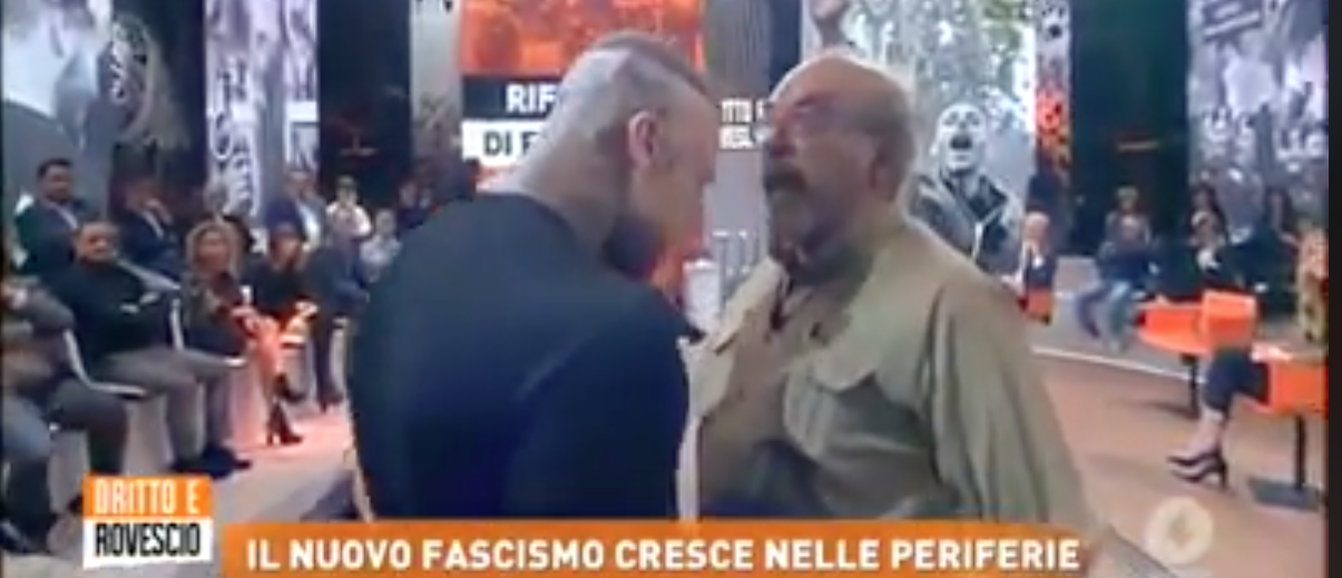 «Fascio di m…»: Vauro cerca lo scontro fisico in diretta tv. Un teatrino grottesco (video)