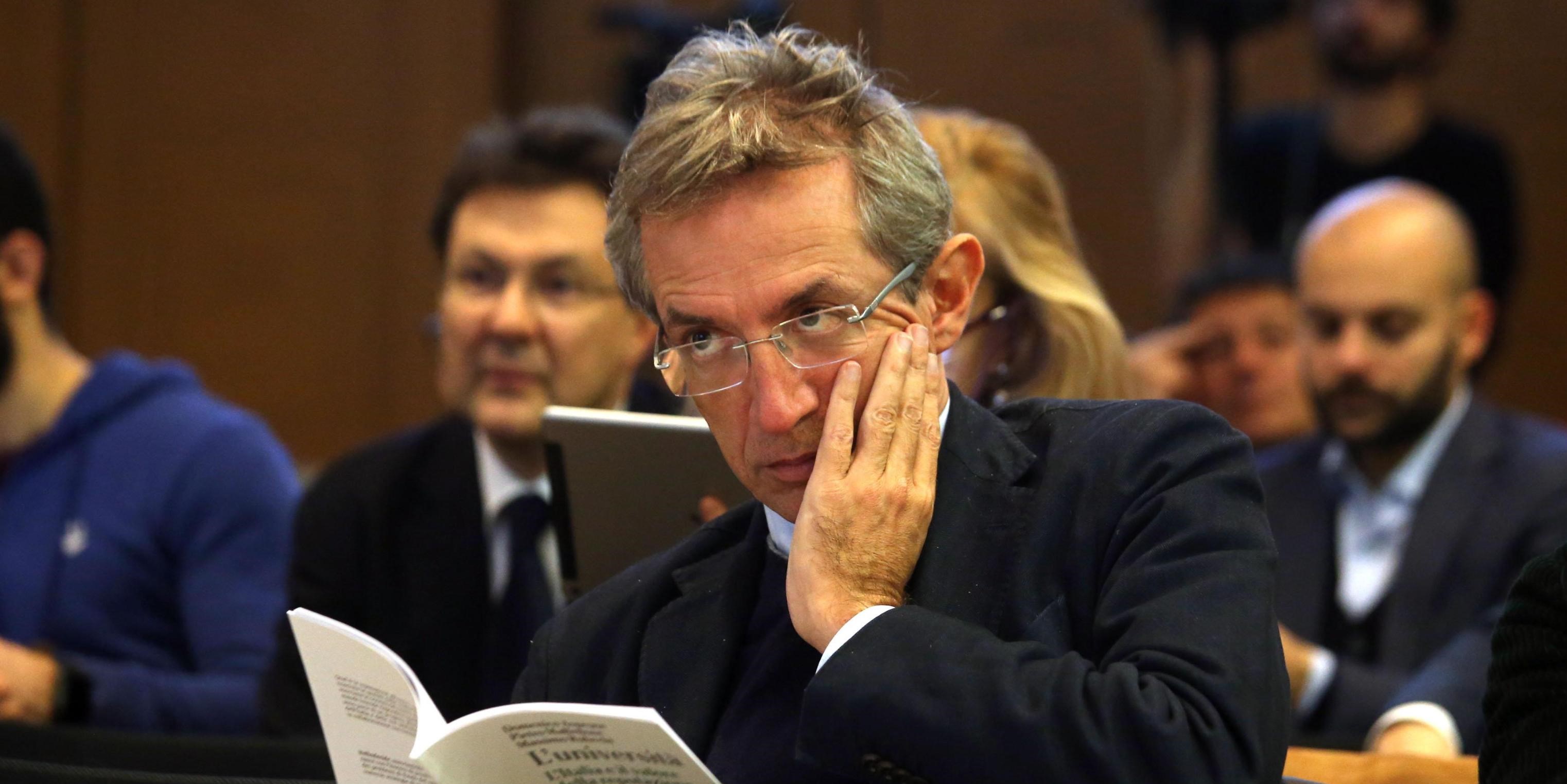 Il presidente di CRUI, Rettore università degli studi di Napoli “Federico II” Gaetano Manfredi durante l’incontro ”L’Italia e la sua reputazione: l’Università” organizzato da Intesa Sanpaolo, Milano, 19 novembre 2019. ANSA / MATTEO BAZZI